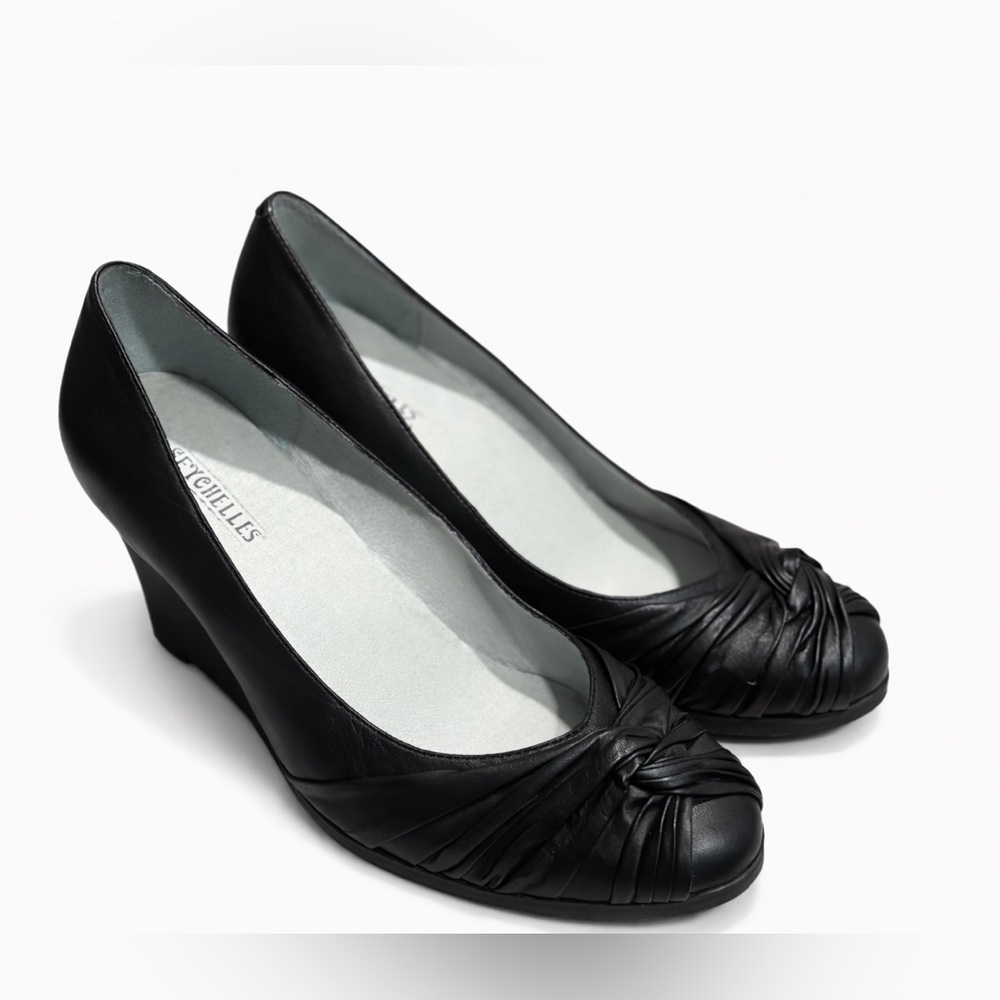 Seychelles Black Leather Ruched Wedge Pumps Size 7 (Runs Small) NEW No Tags